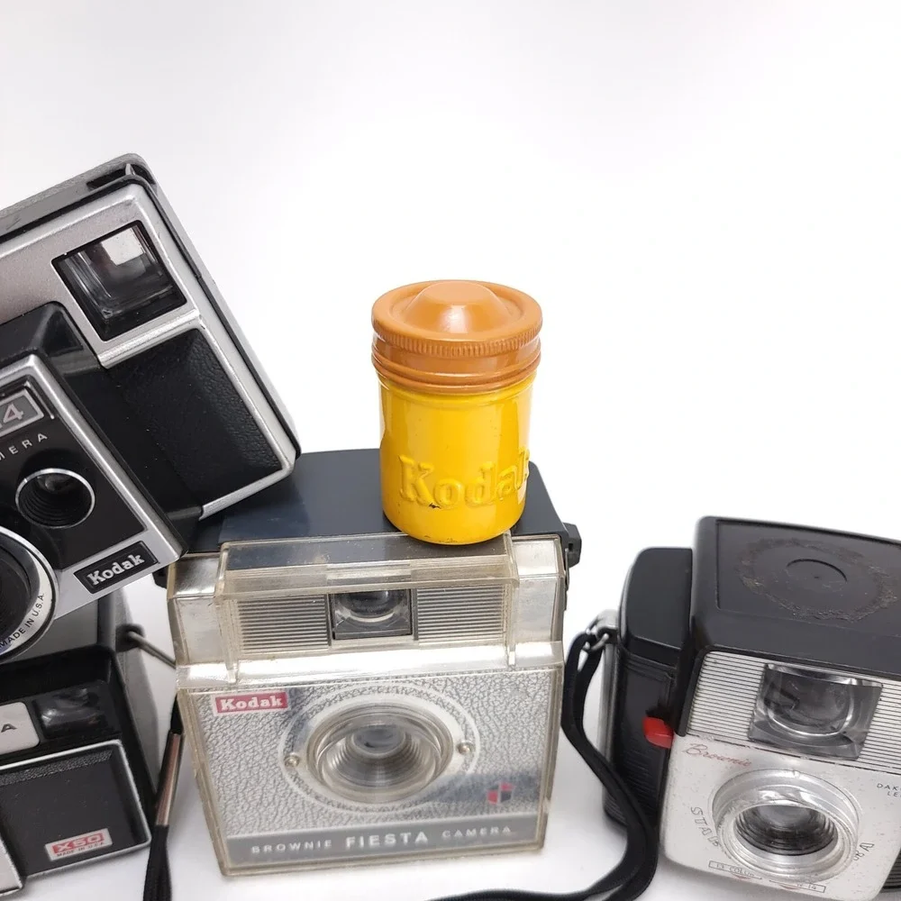 Vintage Camera‎ Collection KODAK Brownie Fiesta Starlet Instamatic Point & Shoot